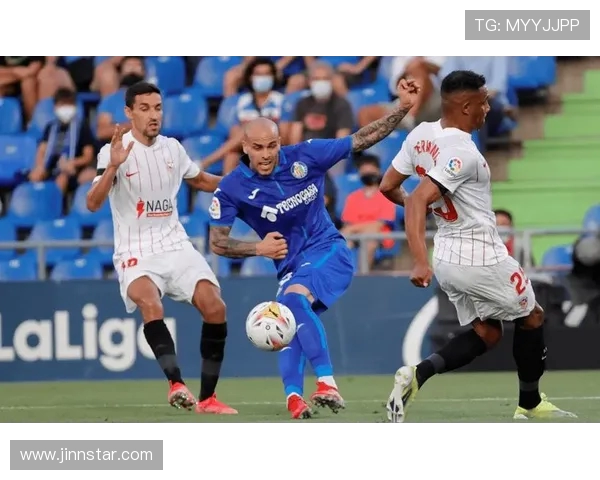 修咸顿主场迎战般尼全力争胜期待精彩对决与球迷共庆足球盛宴