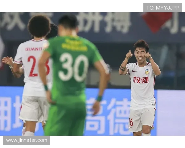 国安与权健激战正酣文字直播全程回顾精彩瞬间与赛场动态分析