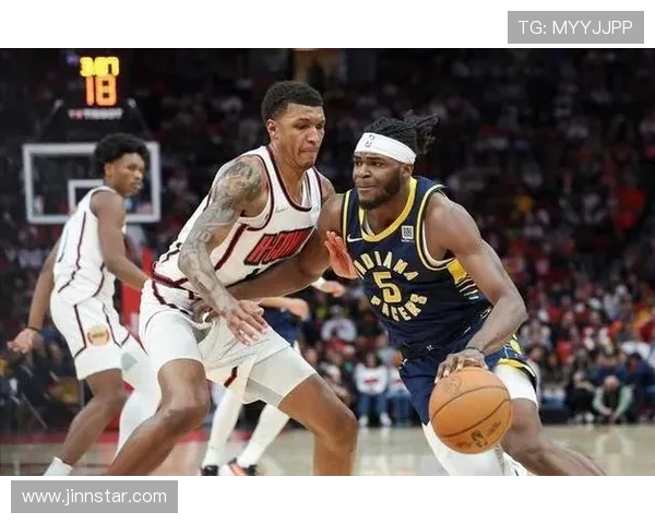 快船与勇士激战正酣10月25日NBA焦点对决引发球迷热议